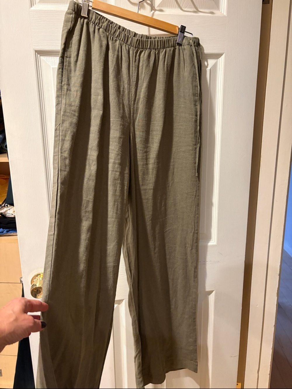 Women's Wide Leg Elastic Waist Pants in Olive Green